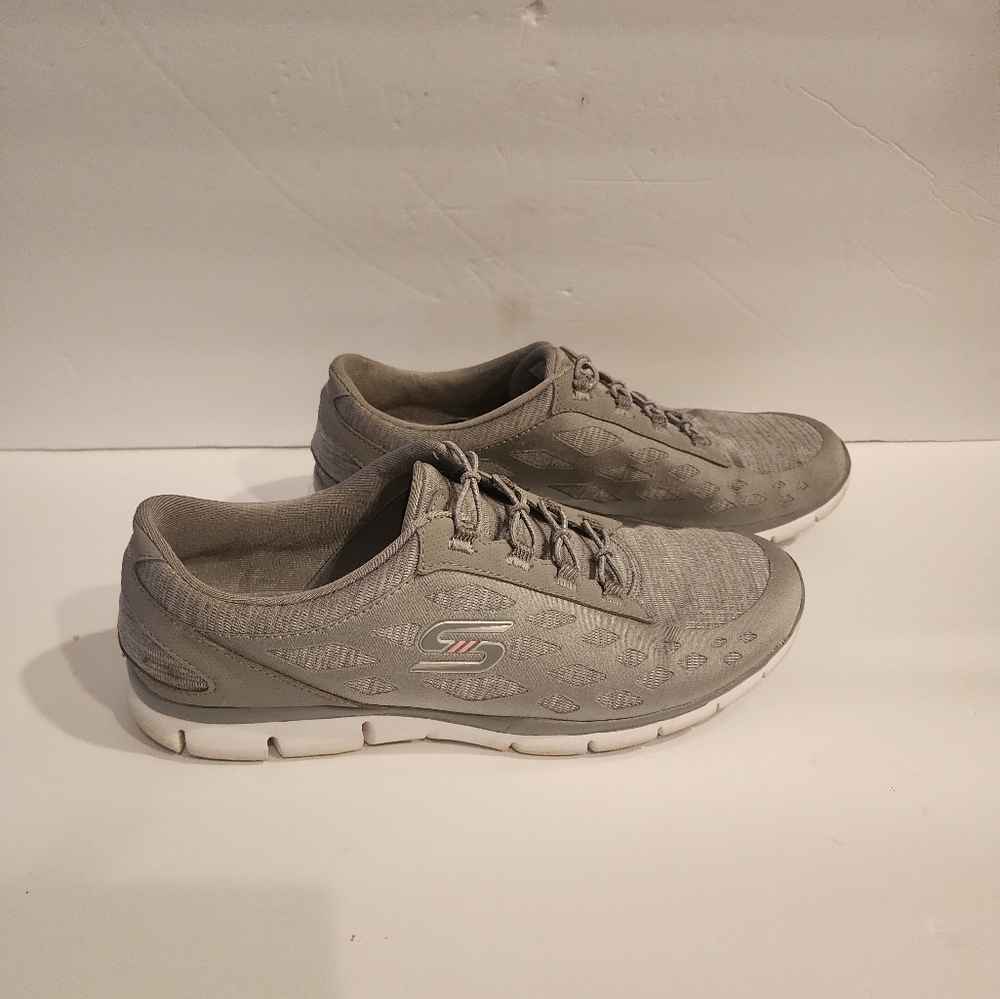 Skechers No-Tie Bungee Sneakers Sz 11